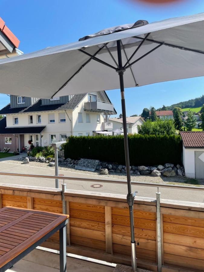 Landgasthaus Zum Kreuz Gbr 阿尔高伊的伊斯尼 外观 照片