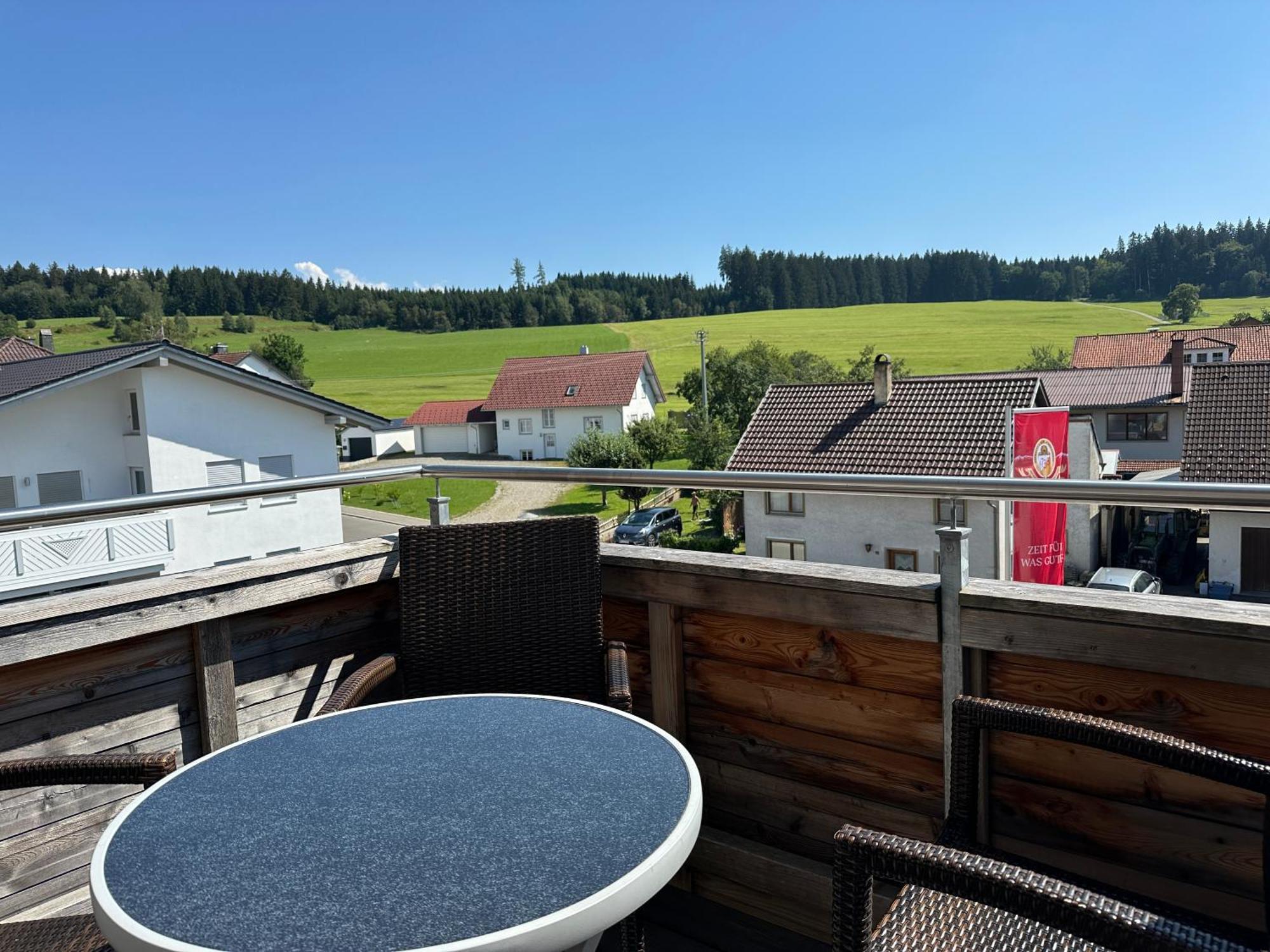 Landgasthaus Zum Kreuz Gbr 阿尔高伊的伊斯尼 外观 照片
